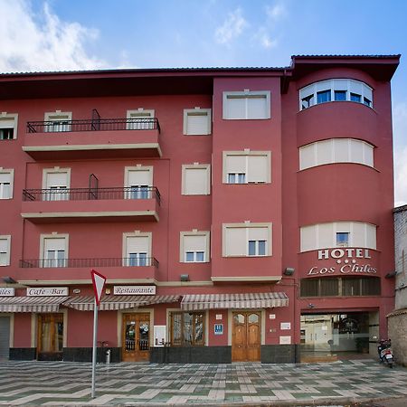 Hotel Los Chiles Виянуева дел Арсобиспо Екстериор снимка