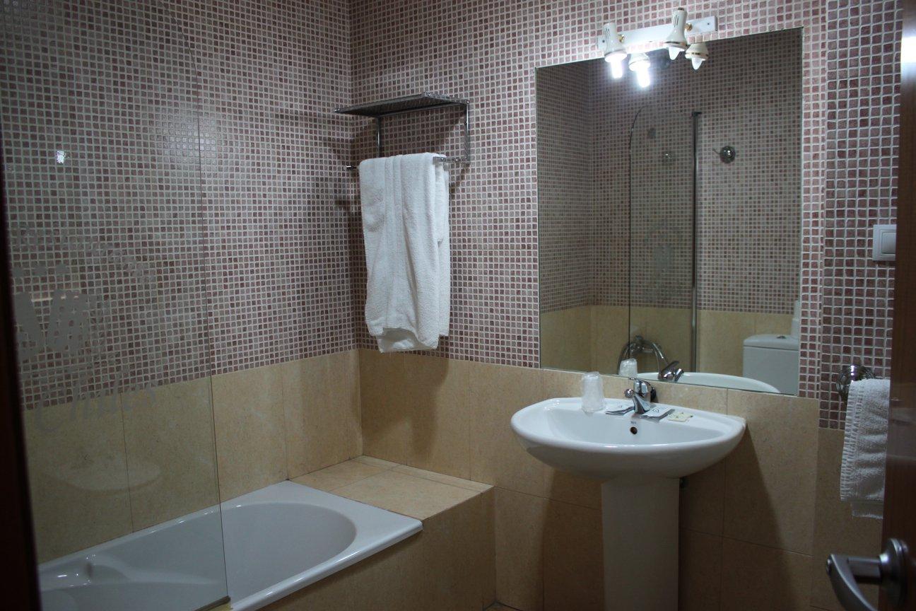 Hotel Los Chiles Виянуева дел Арсобиспо Екстериор снимка