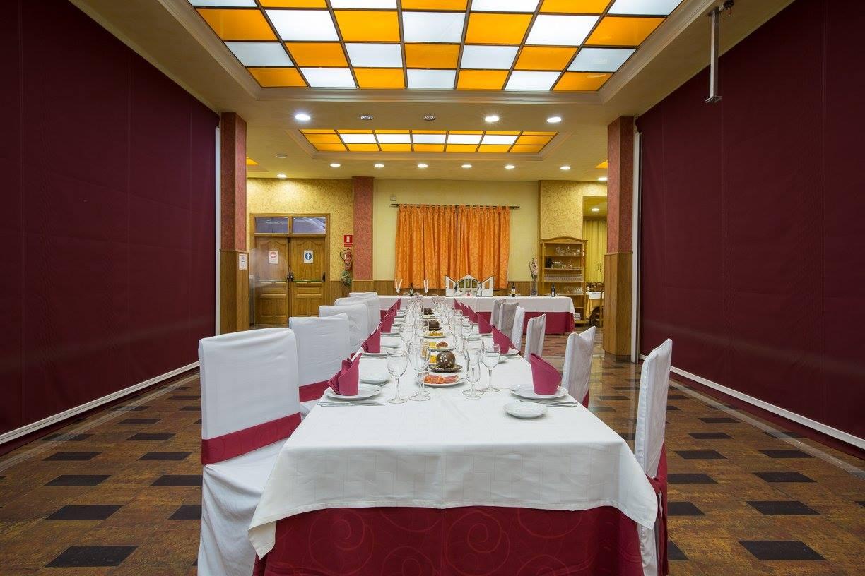 Hotel Los Chiles Виянуева дел Арсобиспо Екстериор снимка