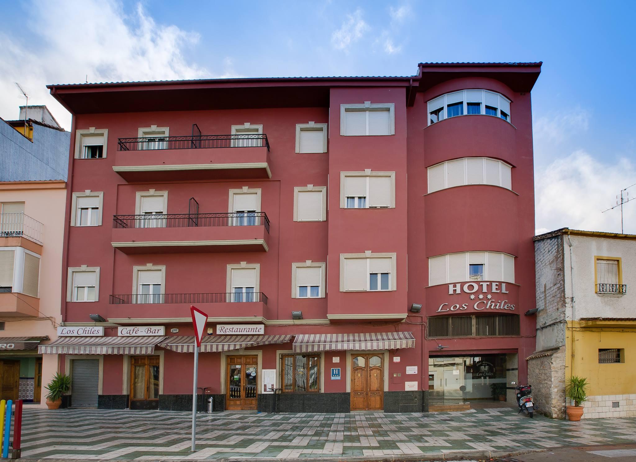 Hotel Los Chiles Виянуева дел Арсобиспо Екстериор снимка