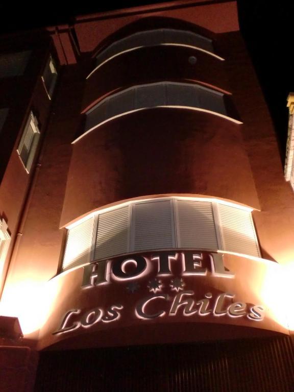 Hotel Los Chiles Виянуева дел Арсобиспо Екстериор снимка