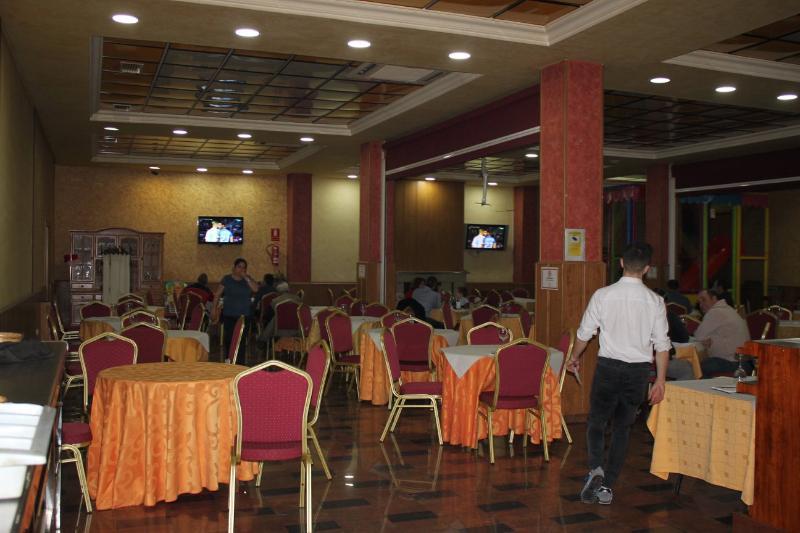 Hotel Los Chiles Виянуева дел Арсобиспо Екстериор снимка